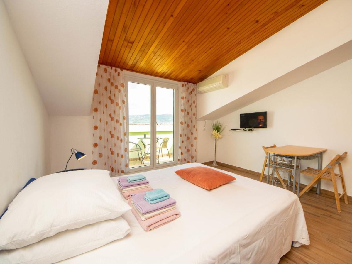 Apartment Saric-2 By Interhome Trogir